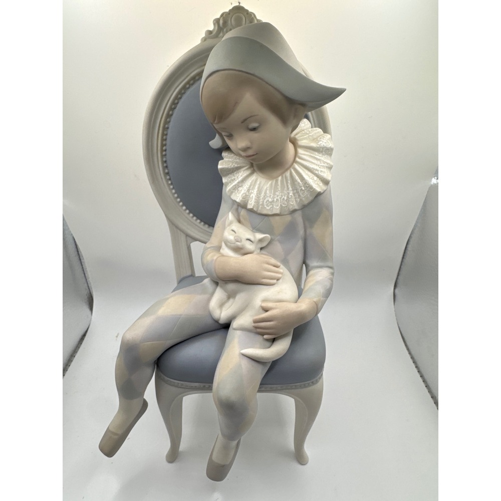 Lladro Young Harlequin #1229 Matte Porcelain Figurine Seated with Cat Retired